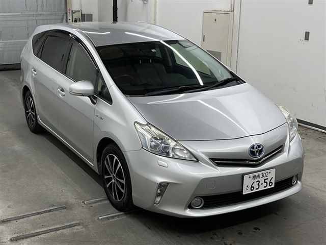 75076 TOYOTA PRIUS ALPHA ZVW40W 2012 г. (MIRIVE Saitama)